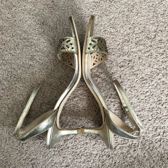 NWT Pelle Moda Otis Heels in Gold - Picture 4 of 7